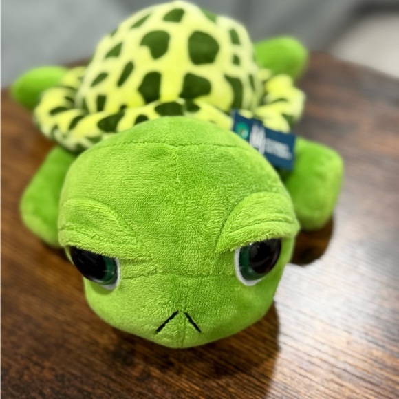 Green Turtle Plush Toy. Petronas Twin Towers, Malaysia. Beautiful, hard eyes. - Picture 1 of 12